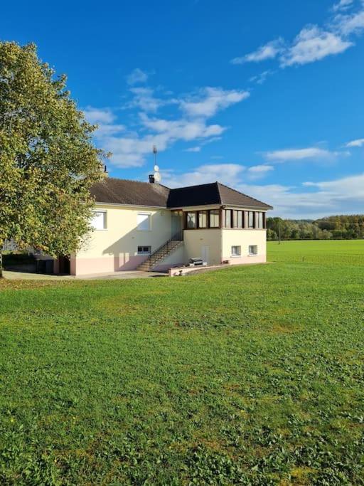 Villa Au Coeur Du Vignoble Chablisien Exterior foto